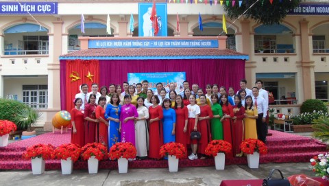 TRƯỜNG TIỂU HỌC NOONG BUA LONG TRỌNG TỔ CHỨC LỄ KHAI GIẢNG NĂM HỌC MỚI 2022 - 2023