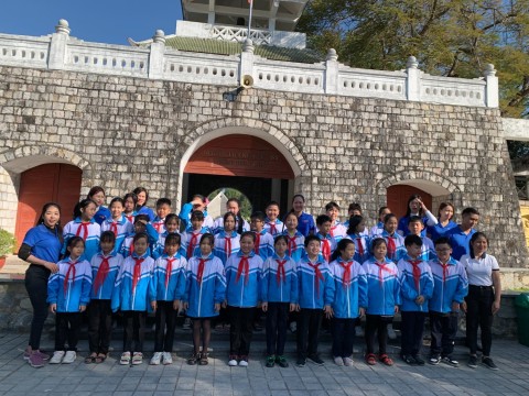Ảnh tư liệu của nhà trường: Viếng nghĩa trang liệt sĩ năm 2022