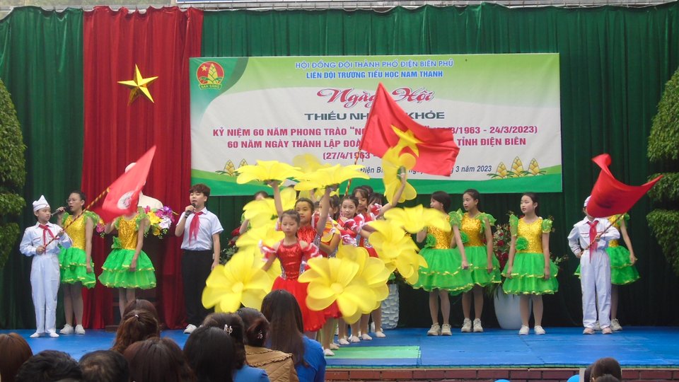 ĐỘI VIÊN, NHI ĐỒNG TRƯỜNG TIỂU HỌC NAM THANH HƯỞNG ỨNG “NGÀY HỘI THIẾU NHI VUI KHOẺ - TIẾN BƯỚC LÊN ĐOÀN”