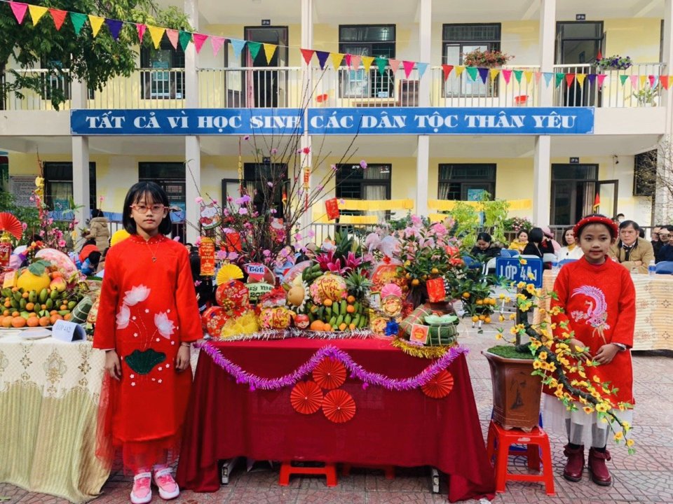 Ảnh tư liệu của nhà trường: TRƯỜNG TIỂU HỌC NAM THANH TỔ CHỨC NGÀY HỘI BÁNH TRƯNG XANH – TRAO QUÀ TẾT CHO HỌC SINH CÓ HOÀN CẢNH KHÓ KHĂN NHÂN DỊP TẾT NGUYÊN ĐÁN QUÝ MÃO NĂM 2023