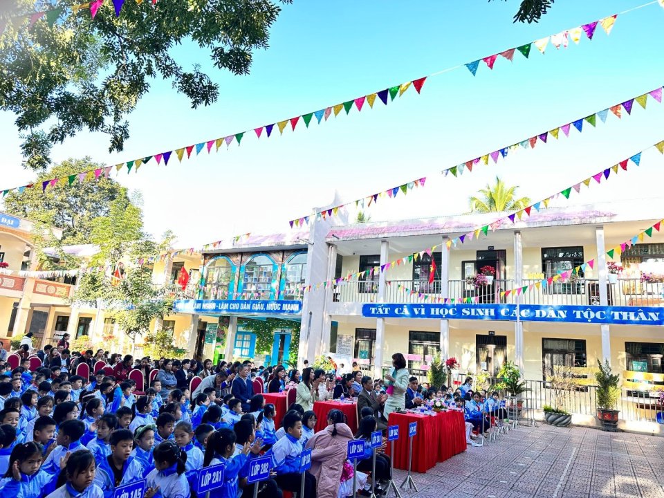 Ảnh tư liệu của nhà trường: Lễ kỉ niệm ngày nhà giáo VN 20/11