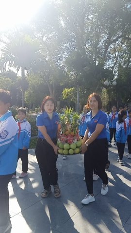 Ảnh Viếng nghĩa trang liệt sĩ năm 2022 – 2