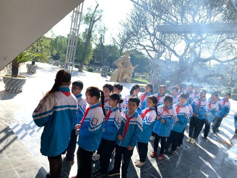 Ảnh Viếng nghĩa trang liệt sĩ năm 2022 – 14
