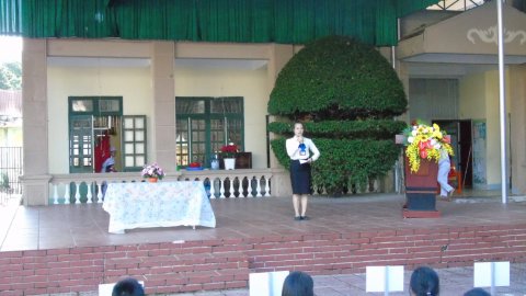 Ảnh Công an phường Nam Thanh tuyên truyền ATGT cho các em học sinh nhà trường – 5