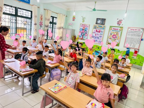 Ảnh Trường Tiểu học Nam Thanh TP Điện Biên Phủ tổ chức Ngày hội chào đón các em học sinh lớp 1 năm học 2024-2025 – 31