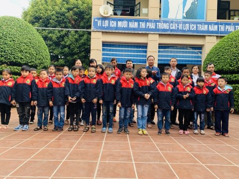 Ảnh Hiệp hội Doanh nghiệp Điện Biên tặng 50 áo ấm cho 50 bạn học sinh nghèo học giỏi – 2