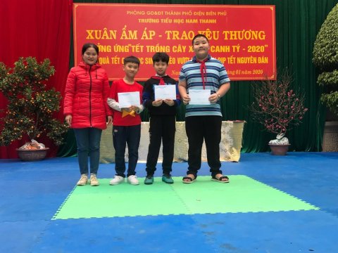 Ảnh Trường TH Nam Thanh hưởng ứng tết trồng cây và tổ chức trao quà tết cho các em học sinh nghèo vượt khó – 8